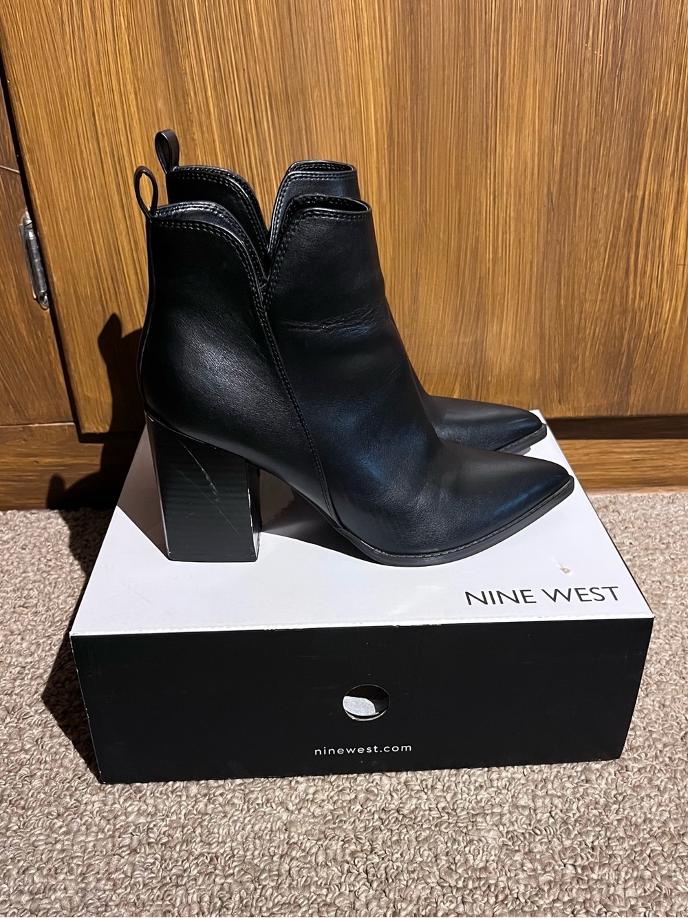 Nine West Bolen3 Black Leather Pointed Ankle Booties with Block Heel 7M
